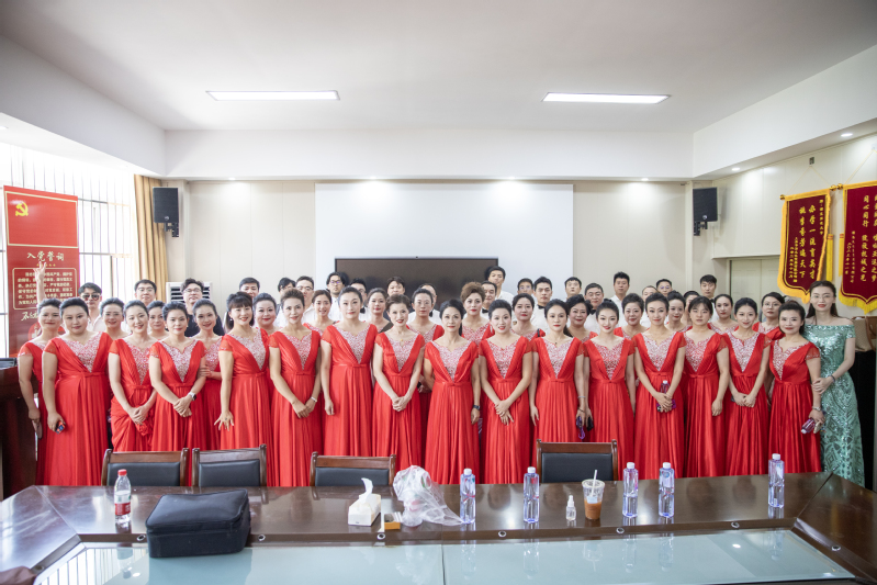 唱響教育強音 凝聚奮進力量——湖北師范大學(xué)教師代表隊勇奪黃石市教育系統(tǒng)合唱比賽桂冠
