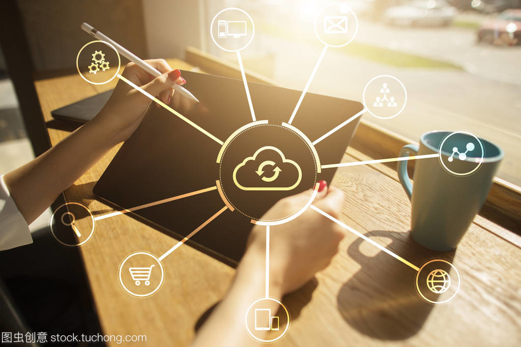 云技術(shù) 重塑數(shù)據(jù)存儲與聯(lián)網(wǎng)服務(wù)的新范式